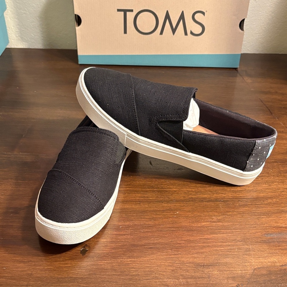 Toms Women’s Black Heritage Canvas/Dot Chambray Heel Shoes